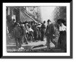 Black & White Photo - New Year - Jewish life - Bootblack stand, 1905