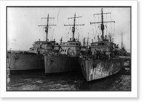 Vintage Americana Print - Minesweepers - Left to right