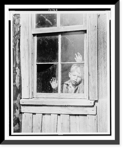 Waiting for pappy to come home with something to eat. Another of the children of the war veterans, living in the foot-hills of the Ozarks, in Arkansas, who lost all of his foodstuffs in the drought