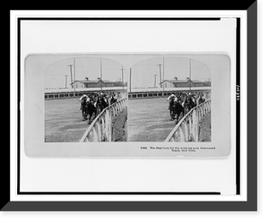 Black & White Photo - New York City - The final turn for the winning