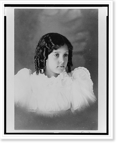 Historic Portrait - African American girl, head-and-shoulders portrait