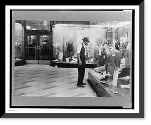 Black & White Photo - Chicago - Window shopping, Illinois