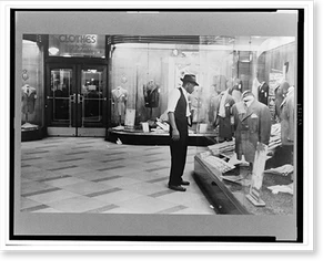 Black & White Photo - Chicago - Window shopping, Illinois