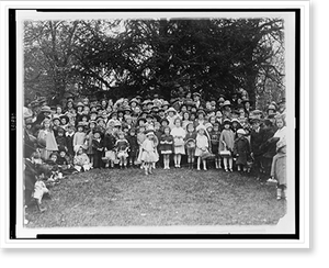 Antique Architecture - White House - A group of happy youngsters