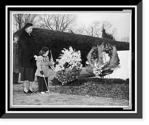 March of Dimes poster girl Mary Kosloski of Collierville, Tennessee, places a wreath on the grave of Franklin D. Roosevelt as Eleanor Roosevelt looks on, Hyde Park, New York Antique Wall Art Prin