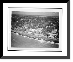 Black & White Photo - Dominican Republic modernizes