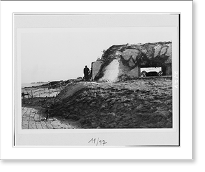 Black & White Photo - KWK-Stand (Kampfwagenkanone) - Vintage Wall Art Gift
