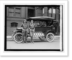 Black & White Photo - Viola LaLonde & Eliz. Van Tuyl, 1922