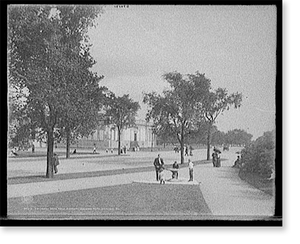 Antique Architecture - Chicago, Illinois - Driveway near Field Museum