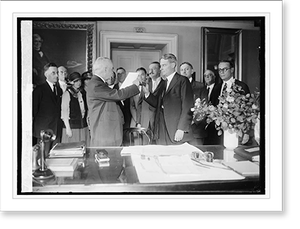 Vintage Americana Print - David Lynn swearing in, 1923