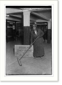 Black & White Photo - Subway porter - Historic Wall Art Gift