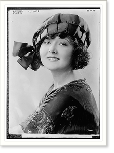 Black & White Photo - Vivienne Osborne - Great Gift for History Buffs