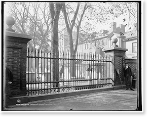 Historic Architecture - Philadelphia - Benjamin Franklin's grave Christ