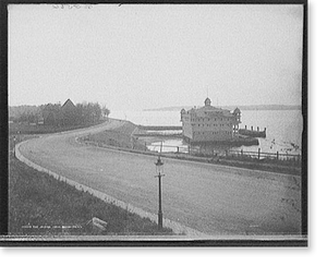 Black & White Photo - Brooklyn - The Shore Drive, N.Y
