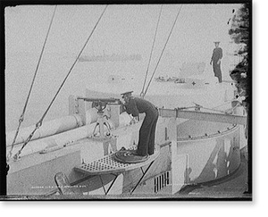 Antique Maritime - Battleships - U.S.S. Iowa, machine gun
