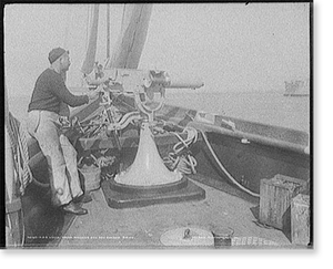Antique Maritime - Battleships - U.S.S. Vixen, Maxim machine gun