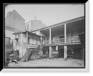 Black & White Photo - New Orleans - Old Spanish courtyard, Louisiana