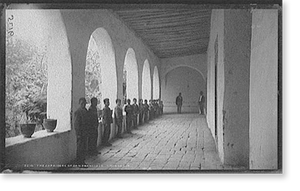 Historic Photo Print - San Francisco - The corriders of Chihuahua