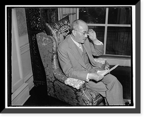 Historic Framed Print, Chinese ambassador gives latest war news to newspapermen. Washington, D.C., Sept. 25. Dr. C.T.,  17-7/8" x 21-7/8"
