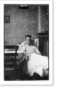 Black & White Photo - Ich im Krankenstuhl - Great Gift for History Buffs