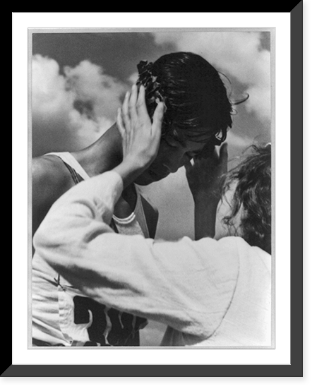 Historic Framed Print, Siegerehrung: Naoto Tajima - Japan - Goldmedaille im Dreisprung,  17-7/8" x 21-7/8"