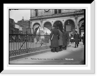 Men reading recruiting advertisement in Herald Sq. in front of Herald Bldg., New York, Vintage Poster