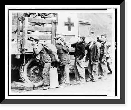 Historic Framed Print, Going to eat hearty this evenin'" grinned these small boys,  as they shouldered Red Cross rations up to Betsy Lane camp,  Floyd County,  in the mountains of Kentucky.,  17-7/8" x 21-7/8"
