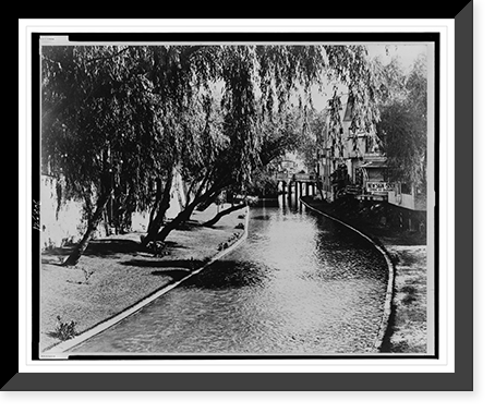 San Antonio River. Like a rural Venice. An attractive spot in one of the South's most beautiful cities, San Antonio, Texas Classic, Antique Print