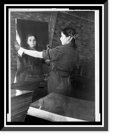 Historic Framed Print, Inspe&ccedil;&atilde;o das folhas de flandres Tin plate inspection = Contr&ocirc;le des t&ocirc;les &eacute;tam&eacute;s.,  17-7/8" x 21-7/8"