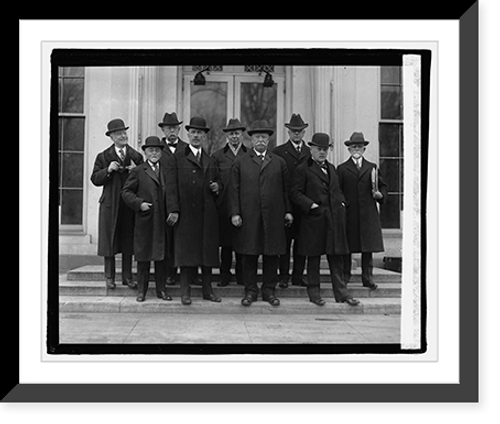 Historic Framed Print, Taft & group of justices, 12/30/22,  17-7/8" x 21-7/8"