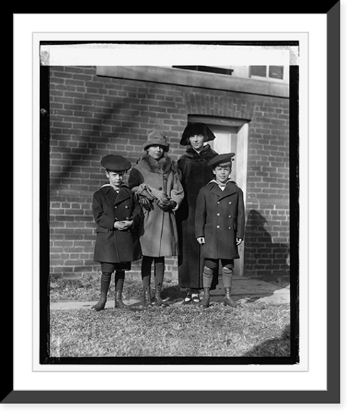 Historic Framed Print, Mrs. Roosevelt & children, 12/7/23,  17-7/8" x 21-7/8"