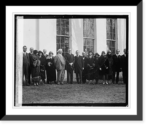 Historic Framed Print, Texas delegation at W.H. to invite Coolidge to West Texas C. of C. meeting, [2/4/25],  17-7/8" x 21-7/8"