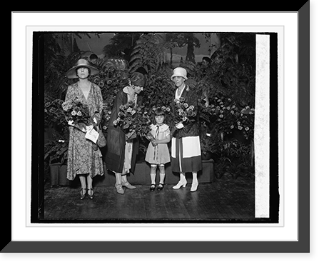 Mrs. Longworth, Mrs. Coolidge, Lynda Bisset & Mrs. Dawes (Amer. Horticultural Soc.), 6/8 - 2, Vintage Wall Art