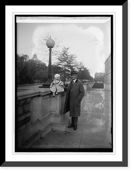 Robt. E. Lee Allen & grandson, 11/3/23, Historic Reproduction