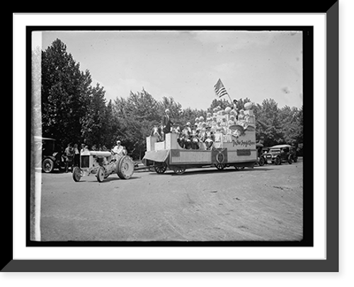Historic Framed Print, [Star Spangled Banner parade float],  17-7/8" x 21-7/8"