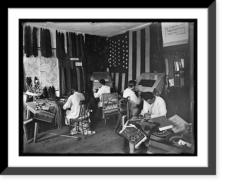 Library war service Reconstruction Section, Walter Reed Hospt., soldiers weaving, Antique Print