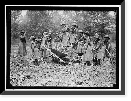 NATIONAL EMERGENCY WAR GARDENS COM. GIRL SCOUTS GARDENING AT D.A.R. - 6, Antique Poster