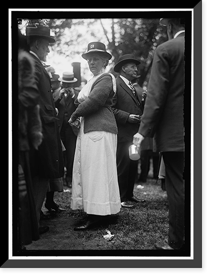 Historic Framed Print, RED CROSS LUNCHEON ON GENERAL SCOTT'S LAWN. MRS. HUGH L. SCOTT,  17-7/8" x 21-7/8"