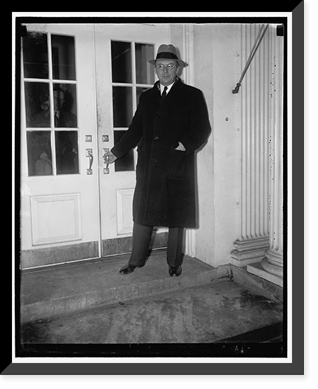 Resigns as Director of Federal Prisons. Washington D.C. Sanford Bates, who has resigned as Director of Federal Prisons, effective February 1, was received by President Roosevelt at the White House