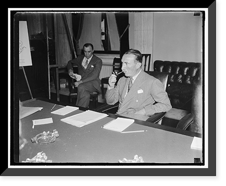 U.S. should set the pace. N.Y. monetary expert. Washington, D.C., Aug 4. Appearing before the Senate Agriculture Subcommittee today, Rene Leon, New York monetary expert, declared that if the U.S. m