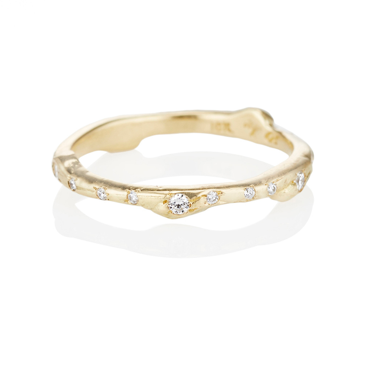 The Aurora Halo Round Brilliant Engagement Ring in Yellow gold | VRAI