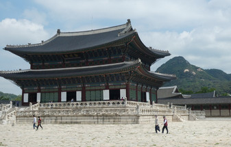 Best of South Korea: Food, Palaces & Autumn Colour Beyond Seoul Stopover