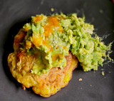 Healthy Veggie fritters with Tomatillo and avocado mash 