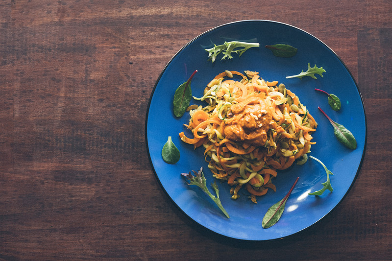 Veggie noodles with peanut sauce