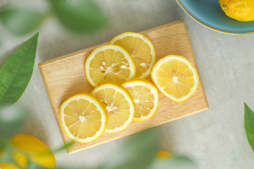 An envloping lemon fragrance ideal for hotels and care acommodation.