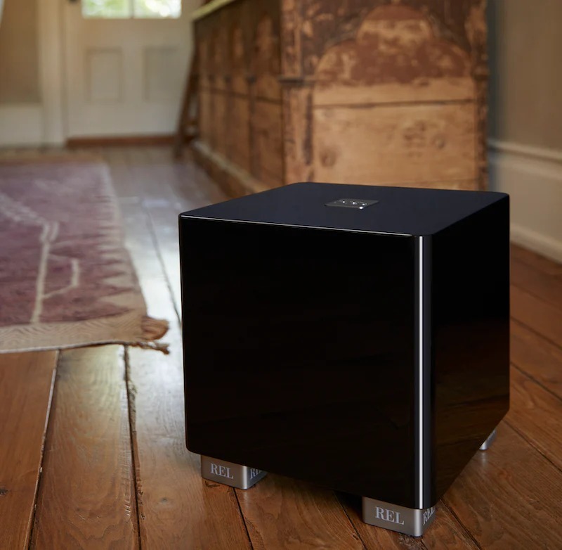 REL T/5x lifestyle image on sideboard