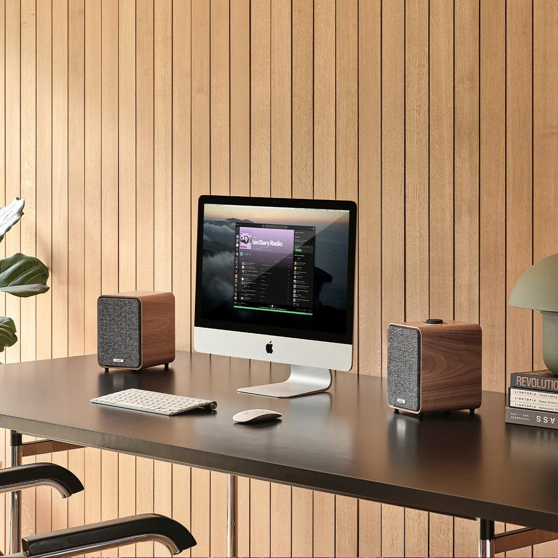 Ruark MR1 Mk3 desktop speaker close-up