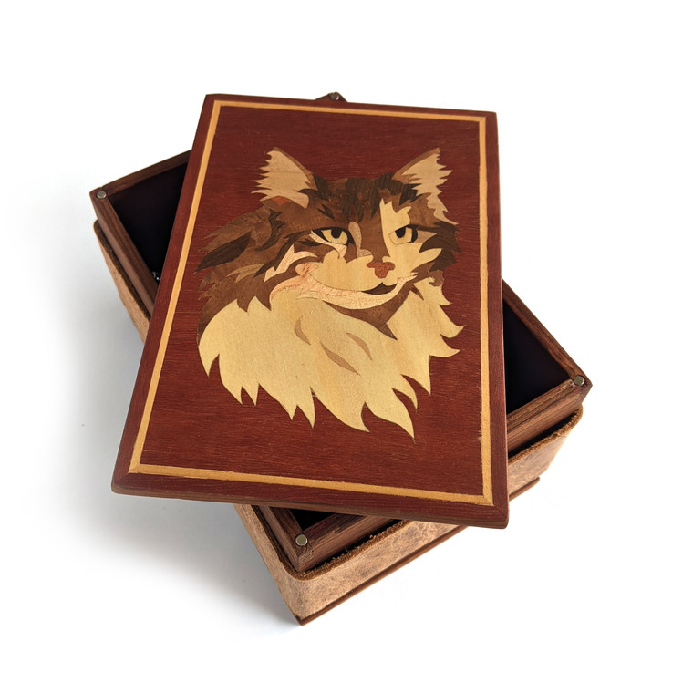 Marquetry inlay gift box featuring a Norwegian Forest cat portrait