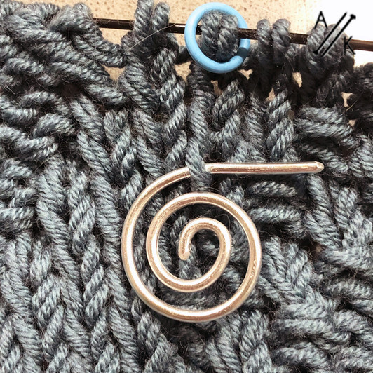 Spiral Cable Needle Stitch Holder | Atomic Knitting