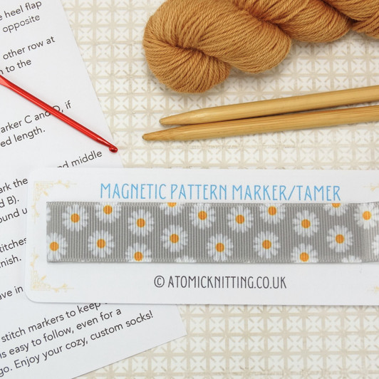 Magnetic Pattern Marker/Tamer - Marguerites - 21cm/A4/Letter Size